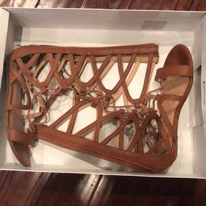 Report Gladiator Sandals